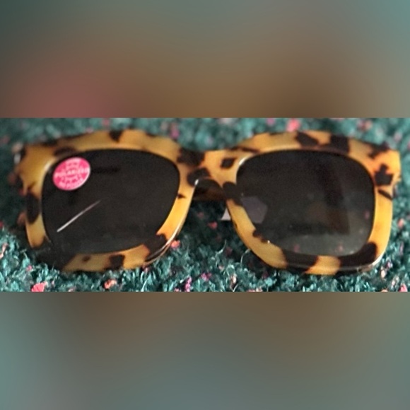?Tortoise Shell Polarized Sunglasses? main image 11